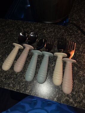 Silicone Handle Kids Cutlery Set in Pastel Neutrals